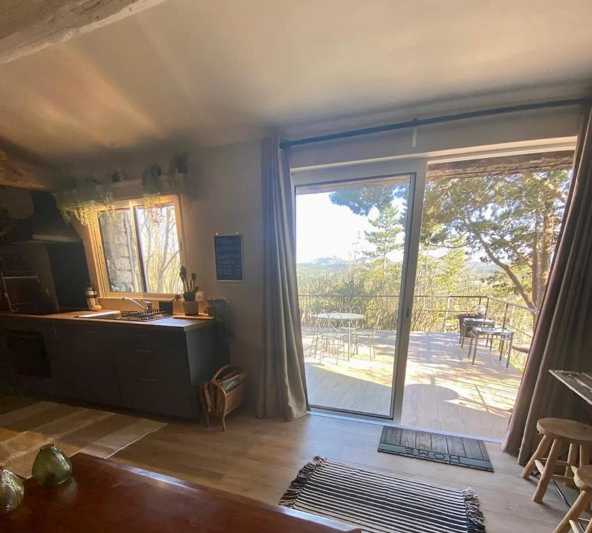 La Maison D'Eddy Et Caro Aux Portes Du Verdon Trigance 0*,